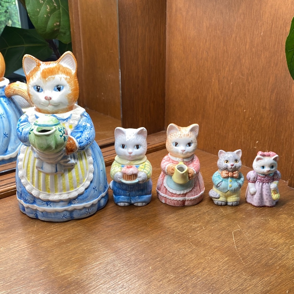 Vintage Avon Cottage-core Cat Tea Set - Pastel Blue, Pink, and Cream